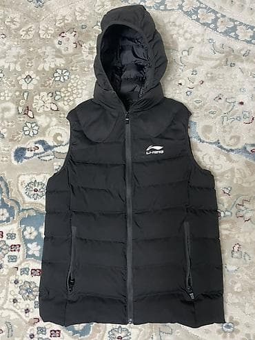 Женская обувь: Жилет Li-Ning, утеплённый, черный Размер:S Цена: 1500сом - Спортивный — 1