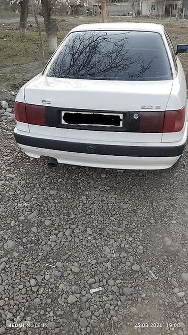 Audi 80: 1992 г., 2 л, Механика, Бензин, Седан