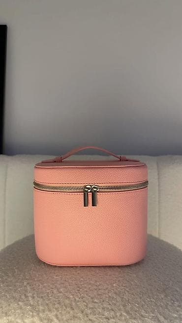 Косметичка/кейc для хранения косметики и аксессуаров - Форма