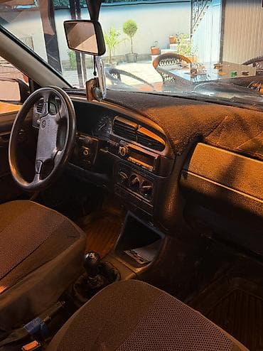 Volkswagen Vento: 1993 г., 2 л, Механика, Бензин, Седан — 5