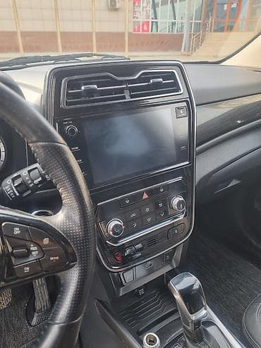 ваз 20107: Компактный кроссовер в белом цвете. Кузов и экстерьер: - Светодиодные — 4