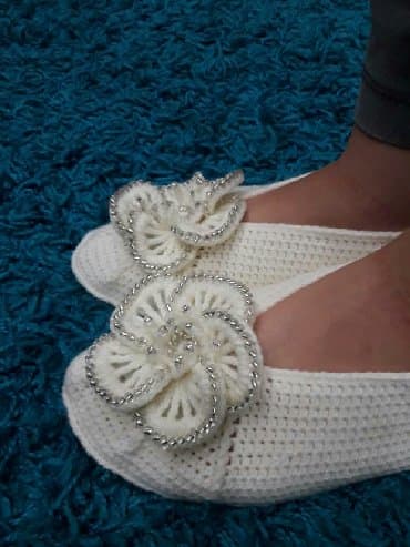 срочно продаю в связи с переездом: Домашние тапочки, 38, Новый, цвет - Белый — 4