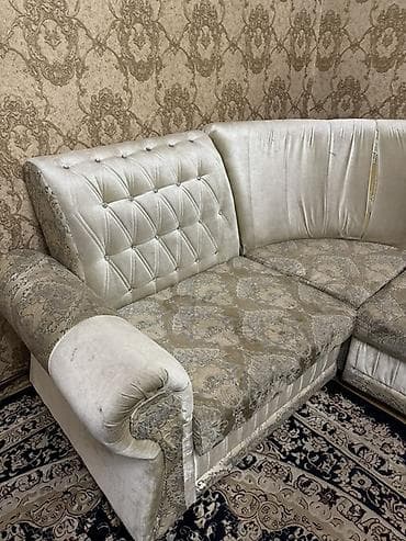 углов: Угловой диван, C подушками — 4