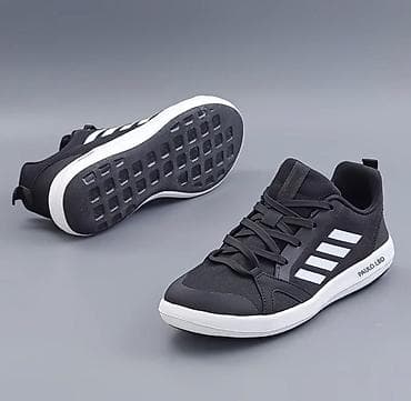 Сандалдар жана шлепкалар: Легкие повседневные кроссовки в черном цвете с белой подошвой и — 1