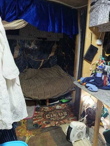 верхный багажник: Продам КЕМПИНГ Срочно ВНУТРИ СВЕТ,КРОВАТИ ПОЛКИ ДЛЯ ВЕЩЕЙ НА 4 — 4