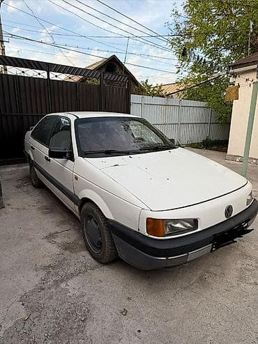 Volkswagen Passat: 1991 г., 1.8 л, Механика, Седан