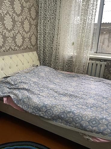 спальни: Спальный гарнитур в современном светло‑дубовом оттенке. Состав: - — 4