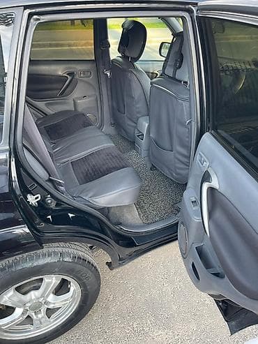 red cell: Toyota RAV4: 2002 г., 2 л, Автомат, Бензин, Кроссовер — 9