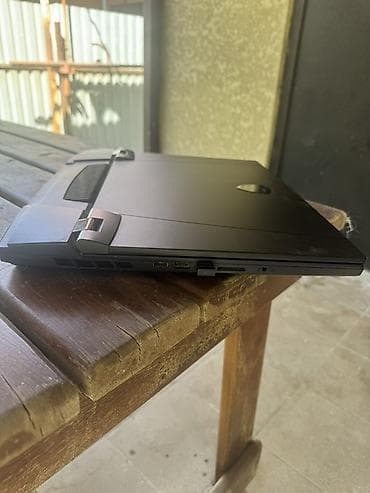 microsoft surface pro: Игровой ноутбук MSI (серия с эмблемой дракона на крышке). MSI TITAN — 2