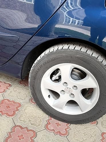 кок талаа: Toyota Corolla Verso: 2004 г., 2 л, Кол менен иштөөчү, Дизель, Хетчбек — 8