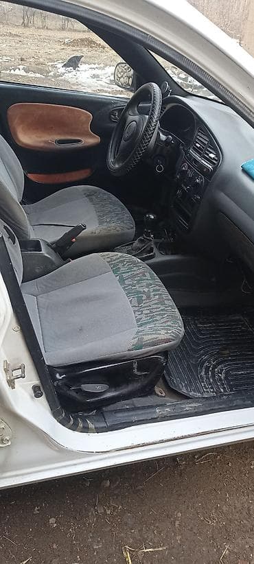 Daewoo Lanos: 1997 г., 1.5 л, Механика, Бензин, Седан