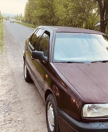 Продажа авто: Volkswagen Vento: 1992 г., 1.8 л, Механика, Газ, Седан — 1