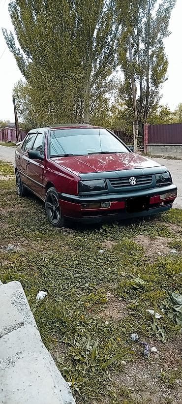 салон машины: Volkswagen Vento: 1996 г. — 4