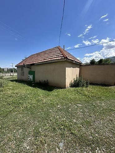 Кыймылсыз мүлк: 📍 В Сокулукском районе в селе Тош- Булак продаётся помещение 130 кв.м — 3