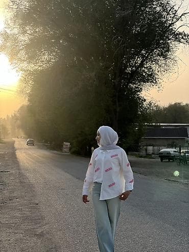 Кофталар, свитерлер: Белая рубашка оверсайз с вышивкой - Свободный крой с классическим — 3