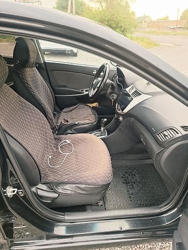 a6 c4: Hyundai Solaris: 2013 г., 1.6 л, Автомат, Бензин, Седан — 3