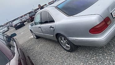 Mercedes-Benz E-Class: 1995 г., 2 л, Механика, Бензин, Седан