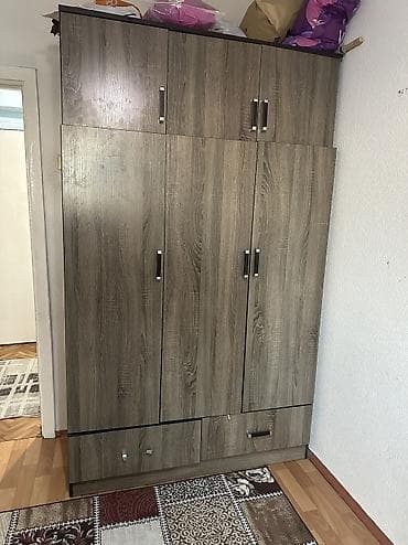 Продаю шкаф в связи с ремонтом. В хорошем состоянии. Самовывоз. Район