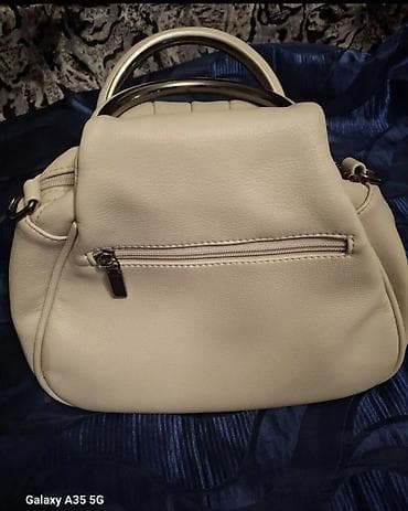 Личные вещи: Сумка-женская ручная, структурированная, кремового цвета. - Материал — 3