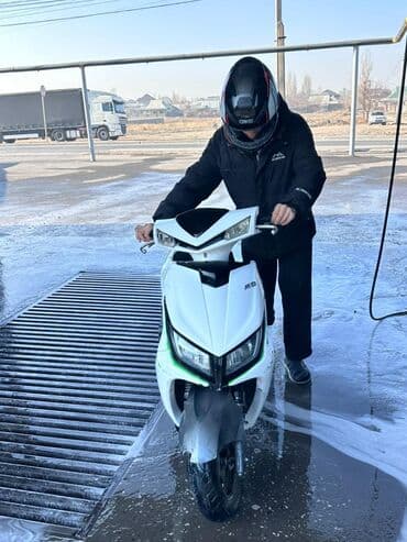 шипованные шины б у: M8, 150 куб. см, Бензин, Б/у — 2