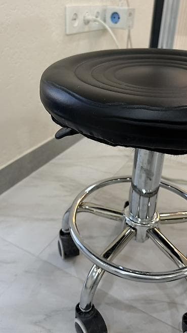 седушки: Крутящийся табурет на колесах для салона/мастерской. - Сиденье — 3