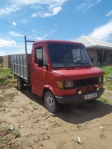 Грузовик, Mercedes-Benz, Стандарт, 3 т, Б/у at lalafo.kg Грузовик, Mercedes-Benz, Стандарт, 3 т, Б/у