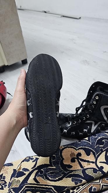Кроссовки и спортивная обувь: Мужские кроссовки, 39, Новый, цвет - Черный — 4