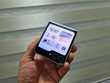 galaxy z fold 5: Samsung Galaxy Z Flip 5, Б/у, 512 ГБ, цвет - Серебристый, 1 SIM, 2 SIM — 1