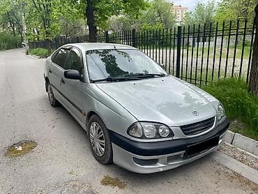 Toyota Avensis: 2000 г., 1.8 л, Механика, Бензин, Хэтчбэк
