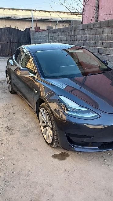 byd e3: Tesla Model 3: 2020 г., Электромобиль, Седан — 2
