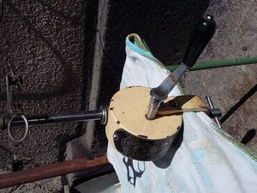 клинок ращекающих демонов: Центрифуга ручная на 4 пробирки 1954 года. Данный товар служит для — 4