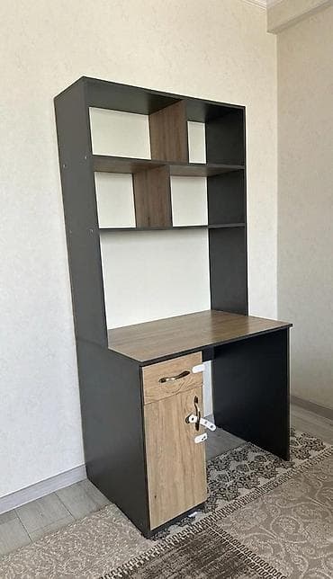 Компьютерный стол, Б/у, С полками