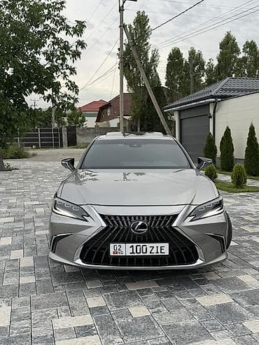 2025: Lexus ES: 2025 г., 2.5 л, Гибрид, Седан — 2
