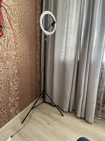 кольцовое лампа: Кольцевая светодиодная лампа на штативе - Диаметр кольца — 1