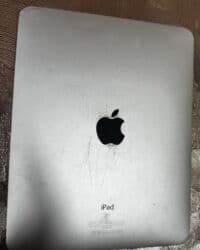 колонки настенные: IPad не рабочий отдам за символическую плату. Колонки рабочие звук — 1