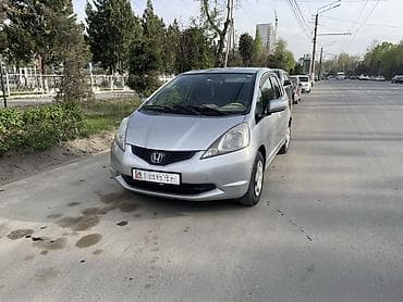 Honda Fit: 2008 г., 1.3 л, Автомат, Бензин, Хэтчбэк