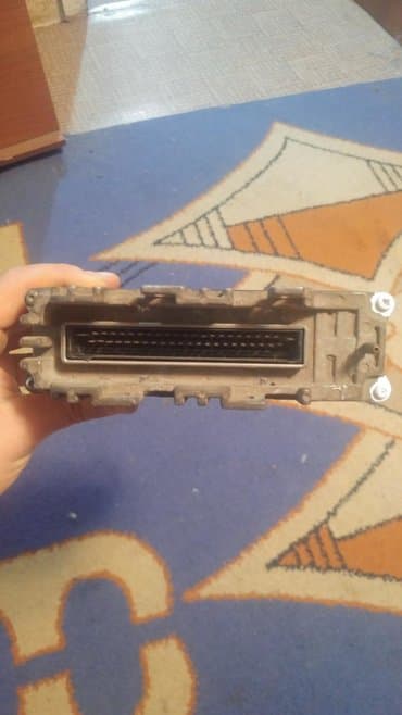 продаю или меняю на автомат: Vw T4 94г.компьютер двигателя V2.5lна 5 цилиндровый бензиновый — 1