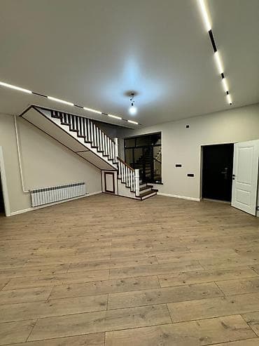 новый современный дом: Современный двухэтажный дом с благоустроенным двором и просторными — 5