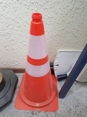 лотки бетонные: Конусы дорожные 50см, 75 см, разные. Колесотбойники, парковочный — 2