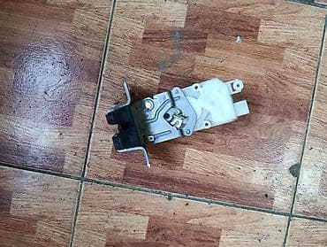 Автохимия: Замок багажника с Японского автомобиля см.Фото Привозные — 2