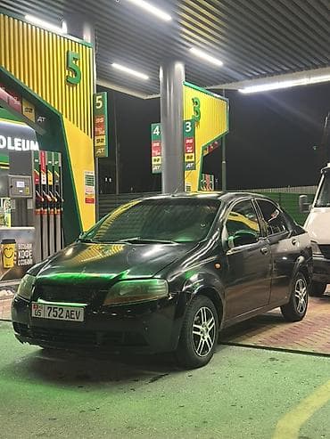 Chevrolet Aveo: 2006 г., 1.6 л, Ручные, Бензин, Седан