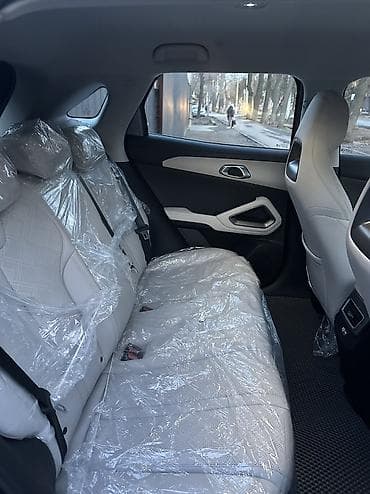 nio et9: BYD Yuan Up: 2025 г., 4.5 л, Автомат, Электромобиль, Кроссовер — 6