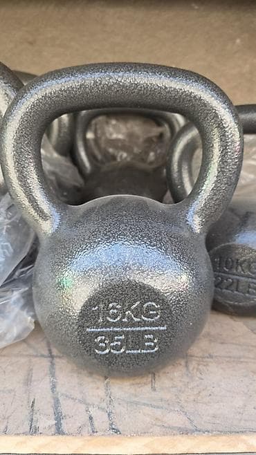 Гиря 16 кг (35 lb) - Материал: литой металл с прочным at lalafo.kg Гиря 16 кг (35 lb) - Материал: литой металл с прочным