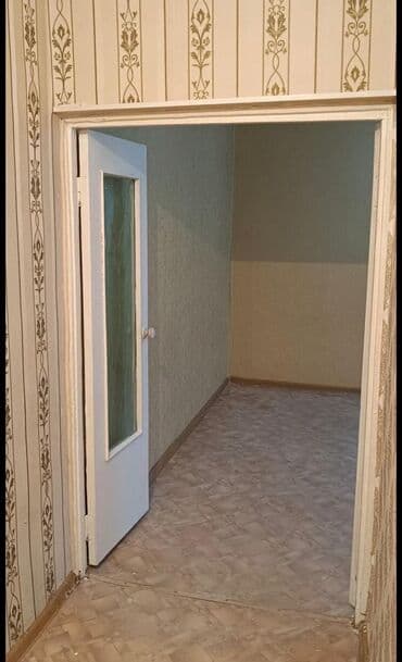 купить квартиру в 5 микрорайоне: 1 комната, 34 м², 105 серия, 1 этаж, Старый ремонт — 6