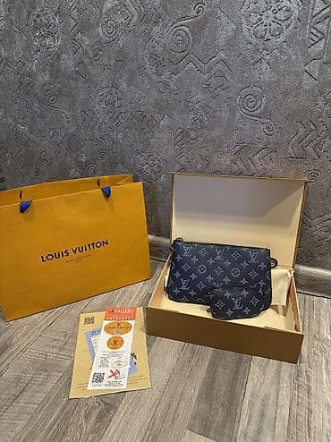 сумка мужская барсетка: Барсетка, Louis Vuitton, Множество карманов, Регулируемый ремень, Съёмный ремень, Новый — 9