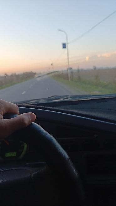 lada prior: Продаётся легковой автомобиль седан/лифтбек тёмного цвета. Основные — 2