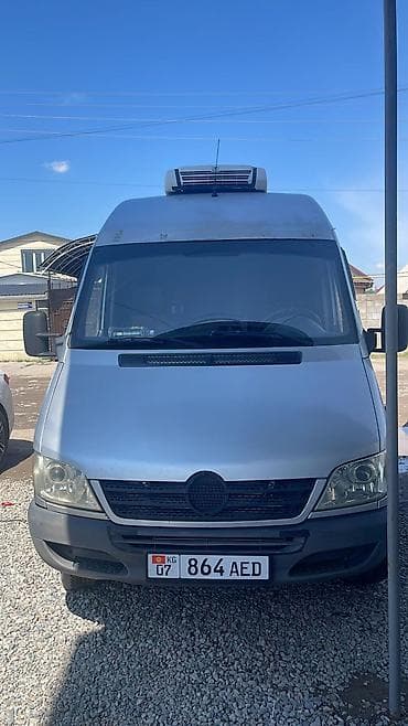 грузовик с холодильником: Легкий грузовик, Mercedes-Benz, 3 т — 2