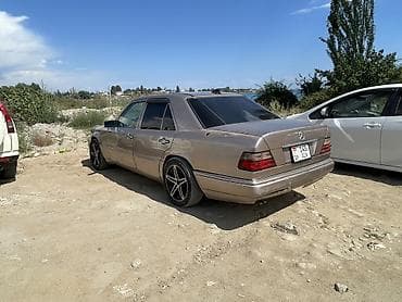 коробка на сапог: Mercedes-Benz W124: 1993 г., 2.8 л, Механика, Бензин, Седан — 3
