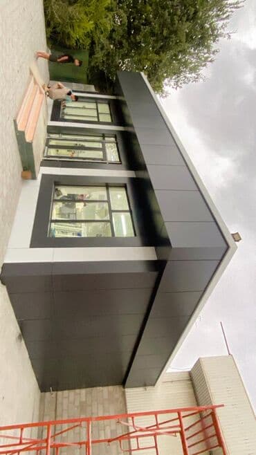 Ковролин: Фасадная панель черного цвета с матовой поверхностью. Изготовлена из — 1