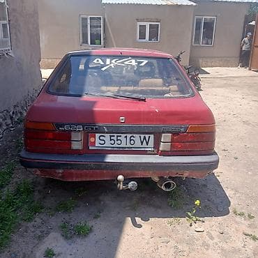 mazda 325: Mazda 626: 1985 г., Механика, Лифтбек — 4